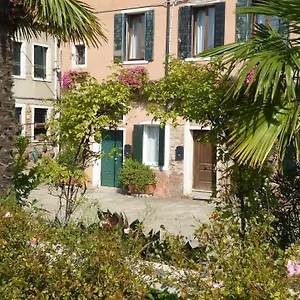  Apartment Sestiere Dorsoduro, A Due Passi Da Zattere Italy
